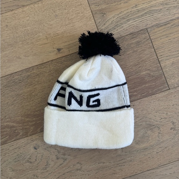Ping Pom Pom Knit Hat White Black - Picture 2 of 2